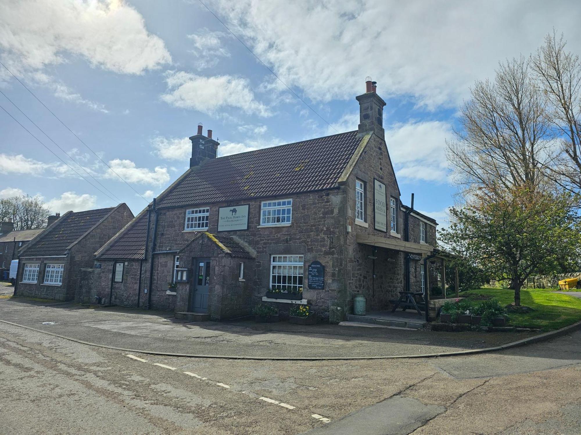 The Pack Horse Inn Chathill Bagian luar foto