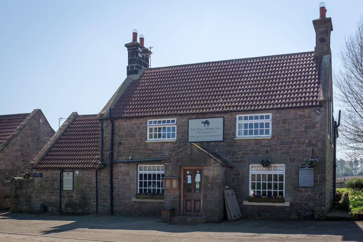 The Pack Horse Inn Chathill Bagian luar foto